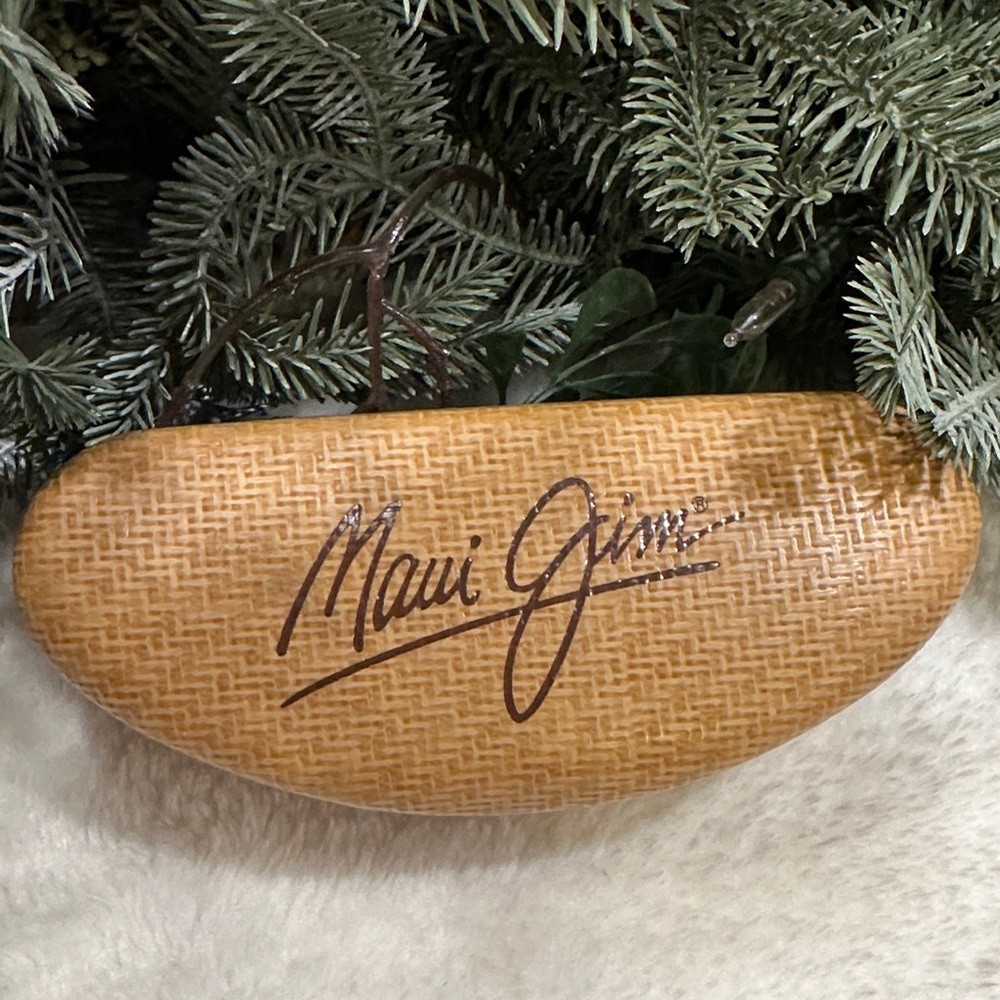 Maui Jim’s sunglass case